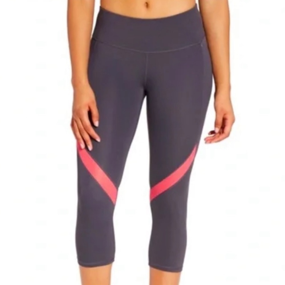 CALIA By Carrie Underwood Energize Capri Crop Leggings Gray Pink Size Medium